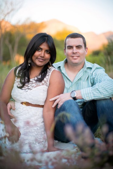 Whimsical Balloon-Themed Engagement Photo Shoot