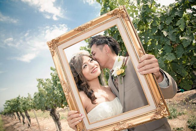 Pink and Peach Summer Vineyard Vintage Wedding