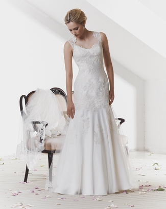 Elbeth Gillis Bridal Wear {Wedding Dress Design}