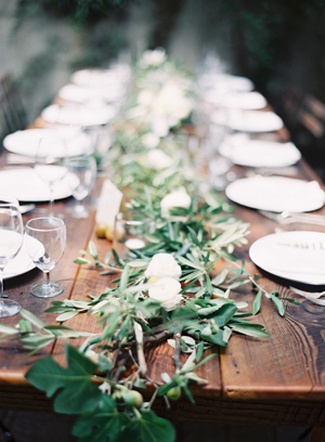 DIY Wedding Table Runner Ideas