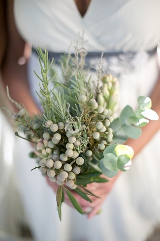White, Cream and Natural Succulent Bouquet Ideas