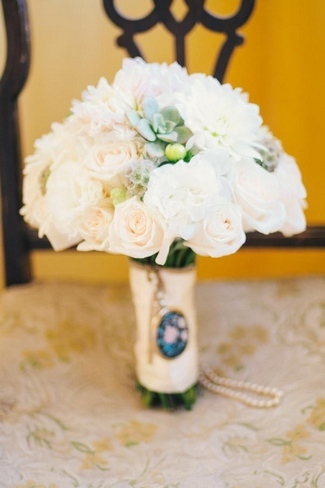 White, Cream and Natural Succulent Bouquet Ideas