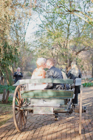 Rustic Green & Cream Die Akker Wedding Romance