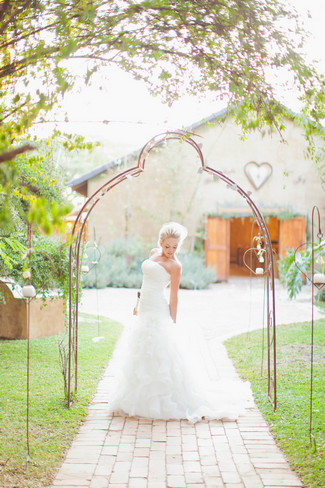 Rustic Green & Cream Die Akker Wedding Romance