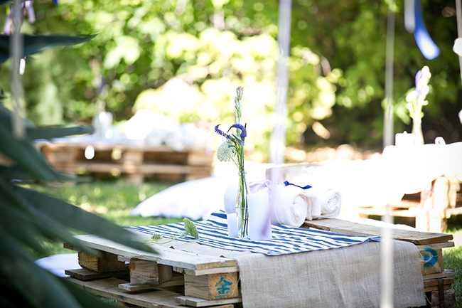 Intimate, Summer Picnic-Style Wedding in Navy & White (71)