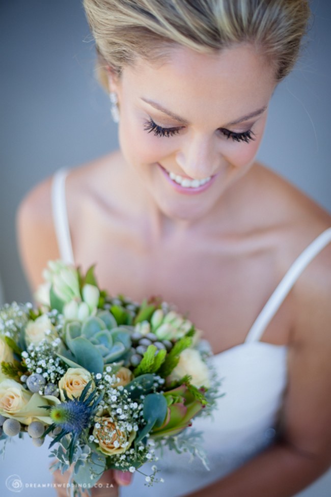 Succulent Bridal Bouquet :: Dreampix Photography :: Via ConfettiDaydreams.com