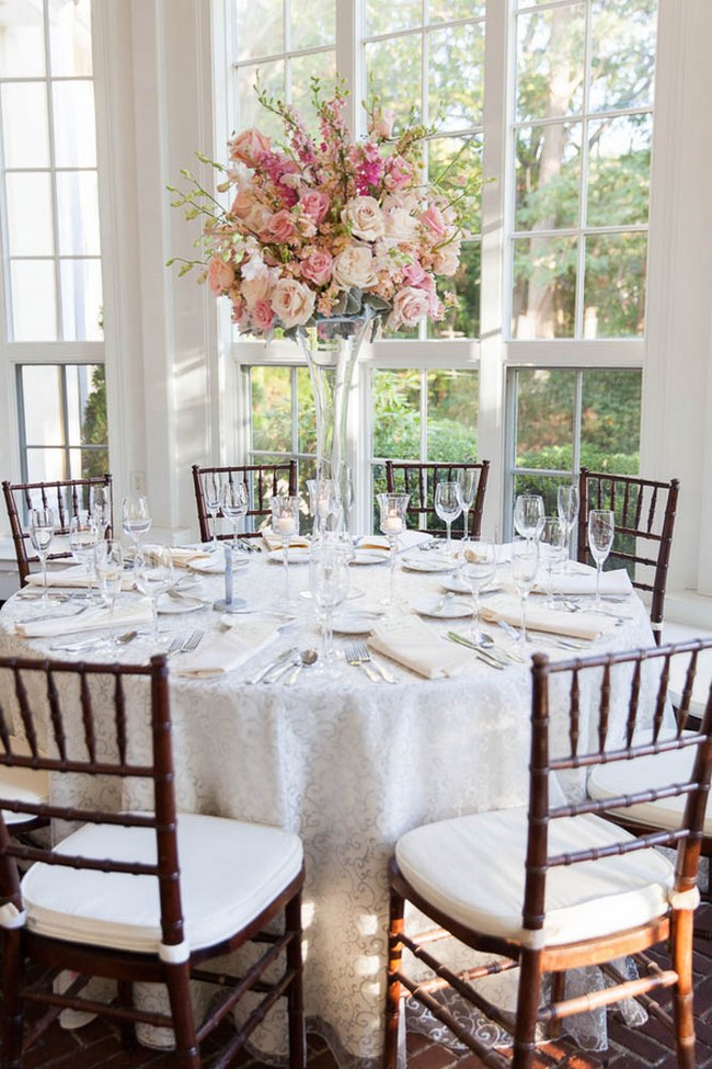 Pretty Venue and table Decor :: Peach and Blush Autumn Wedding at the Tupper Manor by Kristen Jane Photography | Seen first on ConfettiDaydreams.com