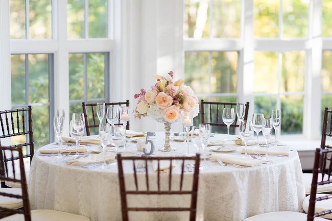 Pretty Venue and table Decor :: Peach and Blush Autumn Wedding at the Tupper Manor by Kristen Jane Photography | Seen first on ConfettiDaydreams.com