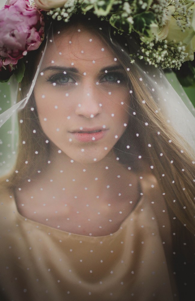 Flower crown and veil // Blush and Sparkle Fifties Inspired Countryside Wedding in the Countryside // Kirsty-Lyn Jameson Photography  // Gibson Bespoke // ConfettiDaydreams.com Wedding Blog