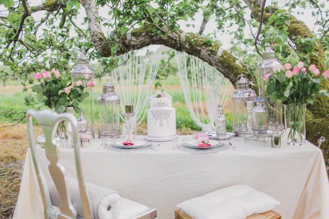 Outdoor Tablescape // Blush and Sparkle Fifties Inspired Countryside Wedding in the Countryside // Kirsty-Lyn Jameson Photography  // Gibson Bespoke // ConfettiDaydreams.com Wedding Blog