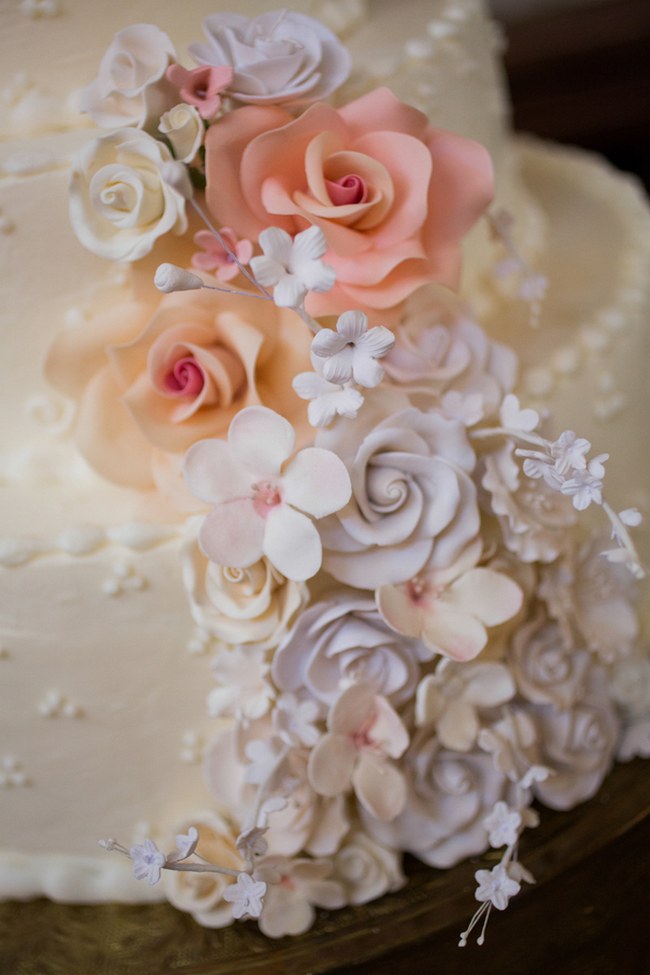 Cake Reception and Table Decor :: Elegant blush and gold Summer Wedding //  Miranda Laine Photography // ConfettiDaydreams.com Wedding Blog