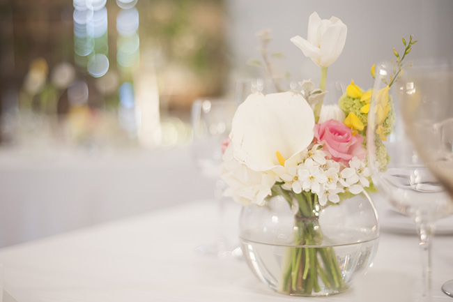 Floral Centerpiece :; Pale Yellow, White & Coral Winelands Destination Wedding (South Africa) :: Joanne Markland Photography :: ConfettiDaydreams.com Wedding Blog 