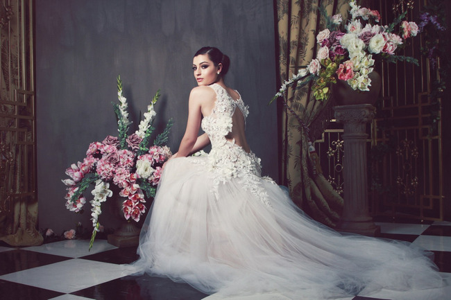 Unbelievable Backless Wedding Dresses for 2014 (4)