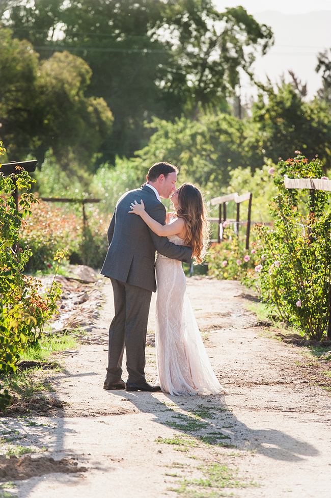 Outdoor Couple Portraits // Vintage Elegance Neutral South African Wedding //Lauren Kriedemann photography // via www.ConfettiDaydreams.com // 