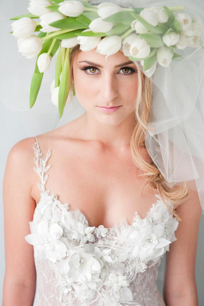 Chic Modern Bride White Tulips - St Photography (2)