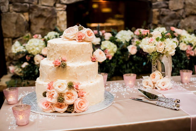 White cake with peach flowers and succulents // Rustic Country Wedding in Blush Navy // Meet The Burks Photography