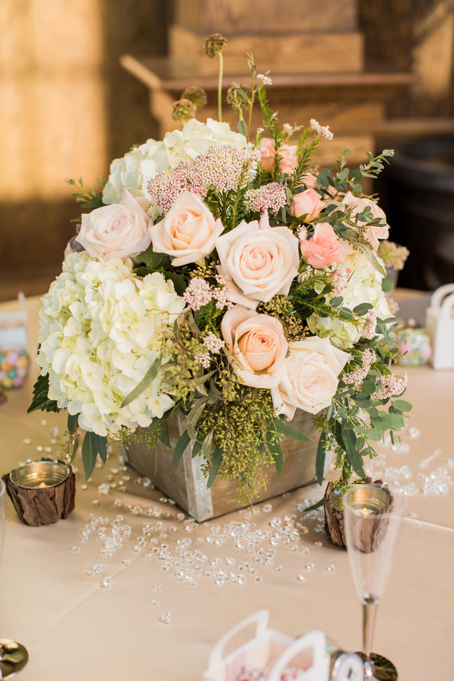 Floral Centerpiece // Rustic Country Wedding in Blush Navy // Meet The Burks Photography