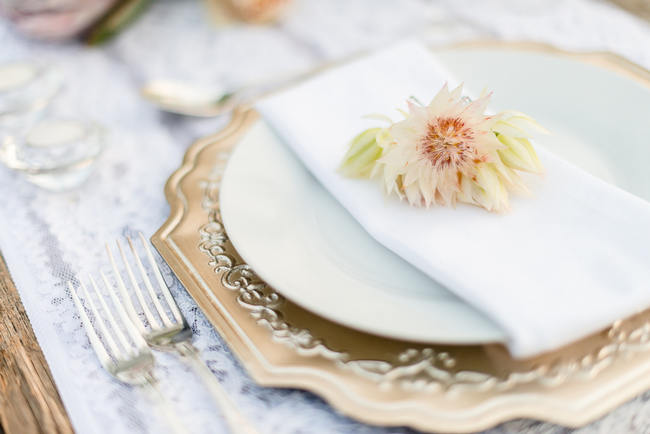 Rustic Elegance Gold table setting // Rustic Fall Wedding Decor Ideas // Lightburst Photography // Flowers: Dear Love Events // Rosemary Hill Venue