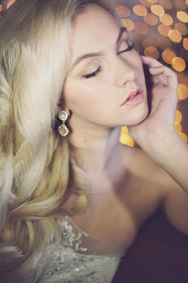 Long, Glamorous Old Hollywood Wave Hairstyle // Wedding Hairstyles - Debbie Lourens Photography 