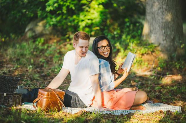 Totally rad Wes Anderson-Inspired vintage picnic engagement shoot photographs // Tesar Photography