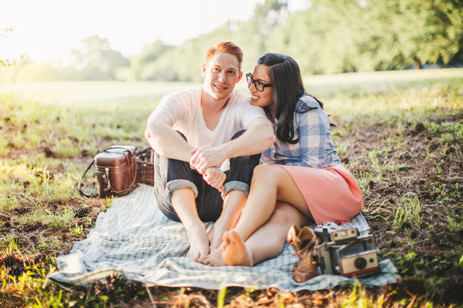 Totally rad Wes Anderson-Inspired vintage picnic engagement shoot photographs // Tesar Photography