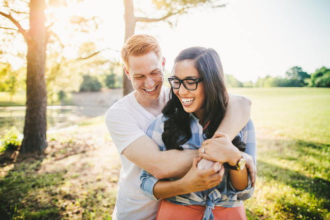 Totally rad Wes Anderson-Inspired vintage picnic engagement shoot photographs // Tesar Photography