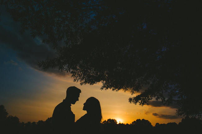 Totally rad Wes Anderson-Inspired vintage picnic engagement shoot photographs // Tesar Photography