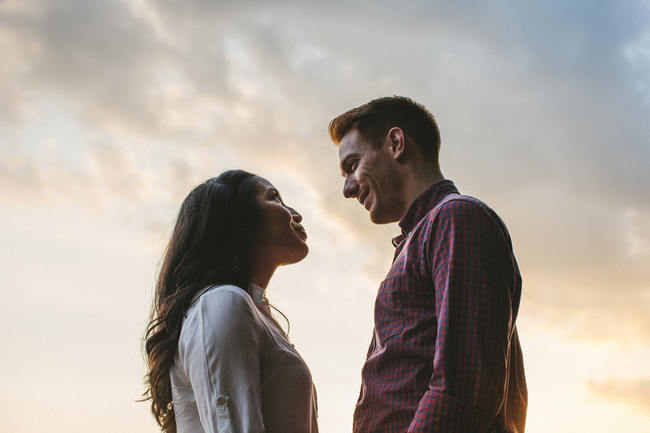 Totally rad Wes Anderson-Inspired vintage picnic engagement shoot photographs // Tesar Photography