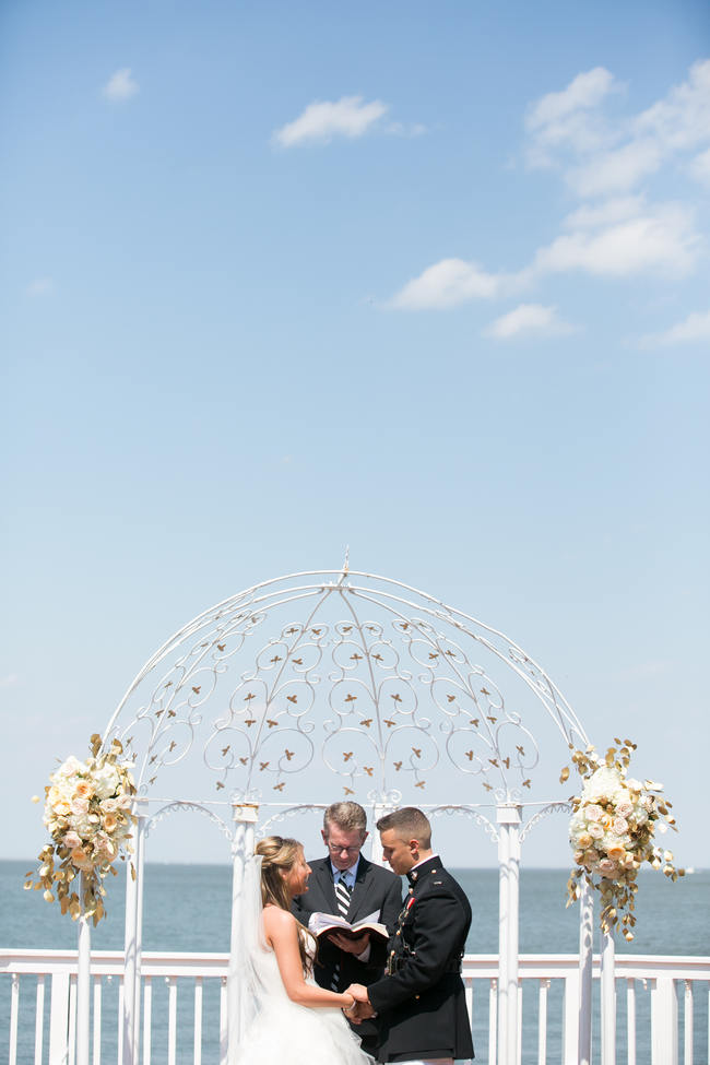 Beautiful Rustic Elegance Wedding in Blush Cream Gold // Carly Fuller Photography // Click for more details on www.ConfettiDaydreams.com