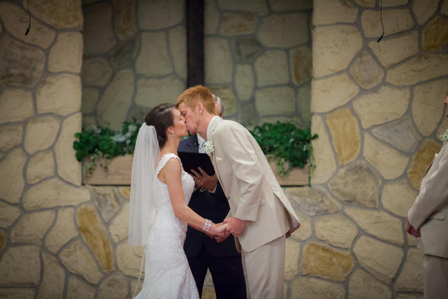 DIY Babys Breath Country Wedding // Stephanie Dishman Photography