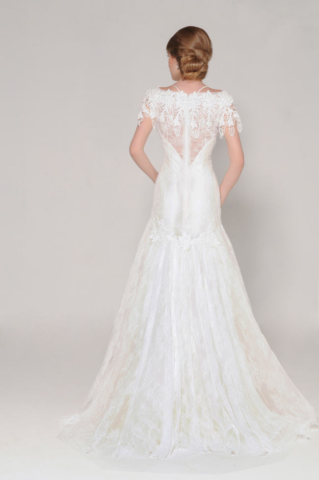 11 Super Stunning Lace Back Wedding Dresses