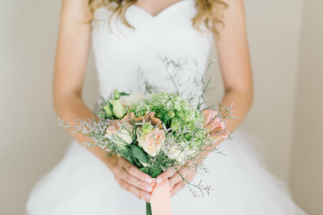 South african bridal bouquet // Mint Coral South African Wedding // Louise Vorster Photography