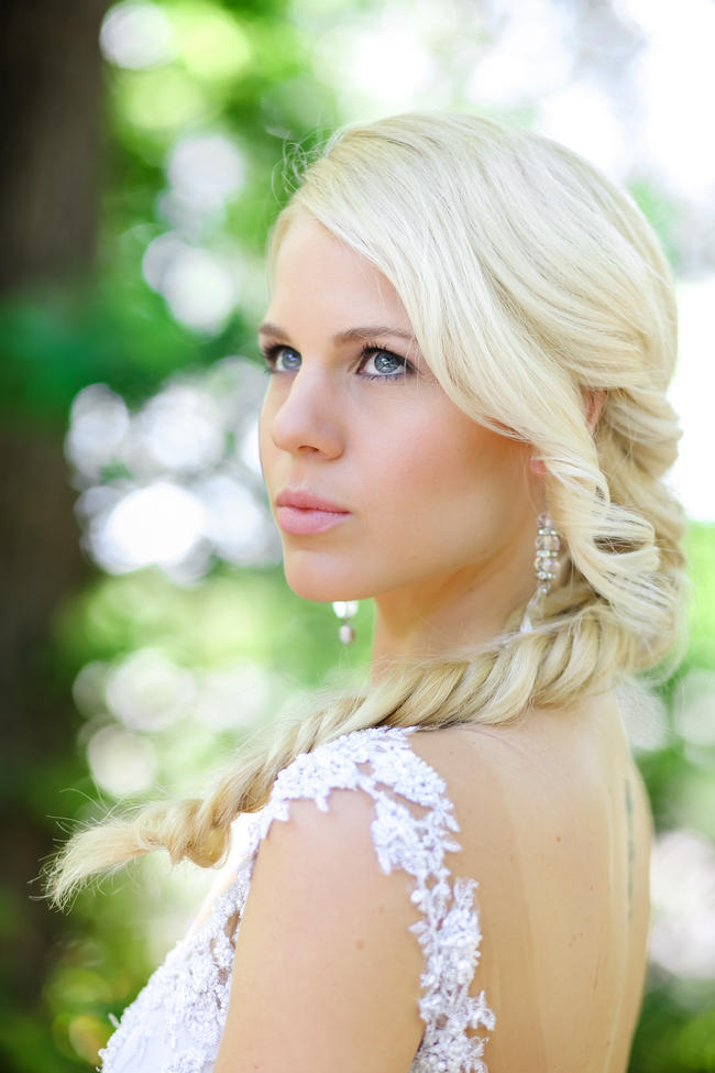 Brides stunning fishtail braid for long hair // Nikki Meyer photography