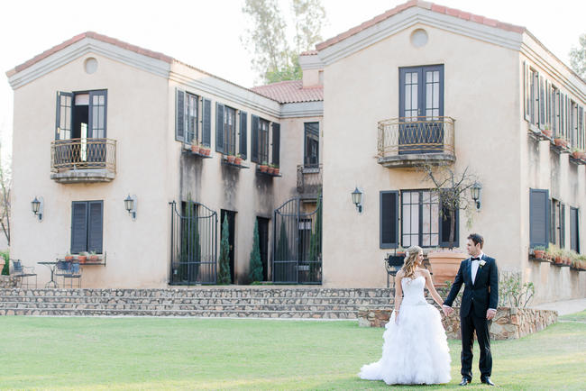 Picture perfect, romantic couple photos after the ceremony // Lightburst Photography