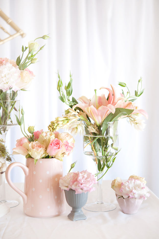 Pretty blush, Cream and Gold wedding flowers: Roses, blusing brides, carnations and lilies. Pics by St Photography