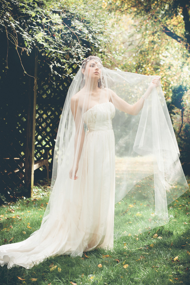  Pearl and lace headband with Urban Veils Couture // Luxe Handcrafted Heirloom Wedding Jewelry by Edera Jewelry // La Candella Weddings Photography