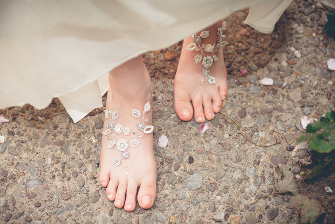 Barefoot sandals handmade lace leaves and flowers  // Luxe Handcrafted Heirloom Wedding Jewelry by Edera Jewelry // La Candella Weddings Photography