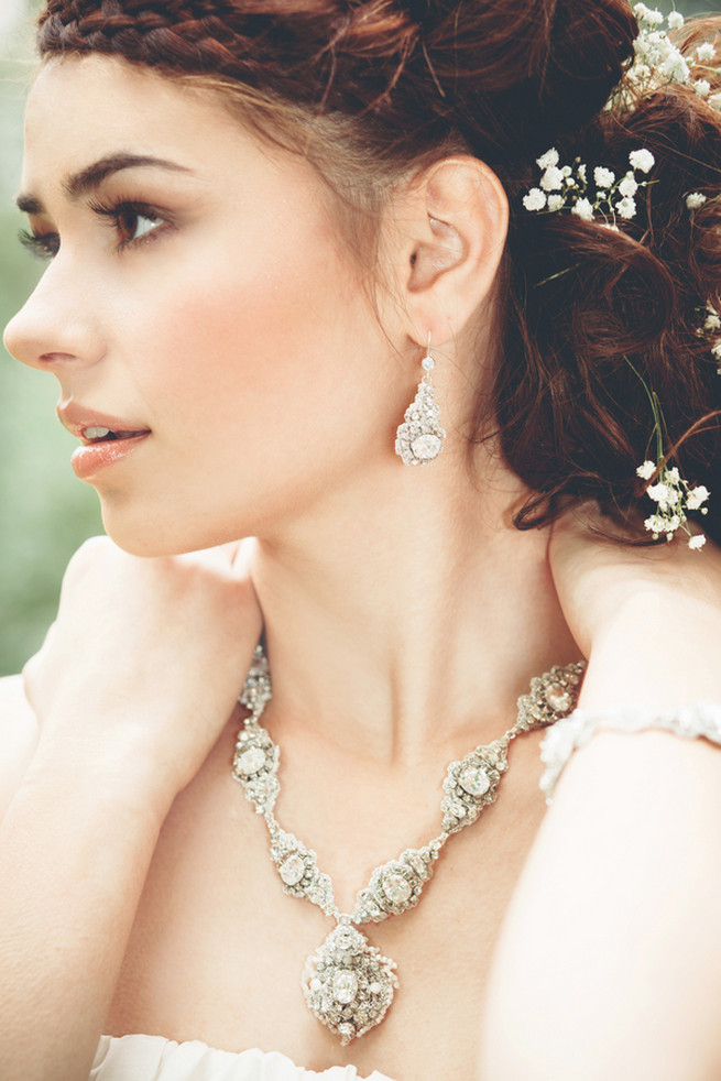 Pearl and lace necklace, earrings // Luxe Handcrafted Heirloom Wedding Jewelry by Edera Jewelry // La Candella Weddings Photography