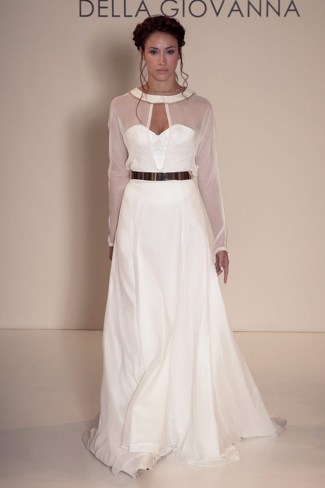 Sweetheart neckline and long chiffon sleeves: Della Giovanna Wedding Dresses 2015 