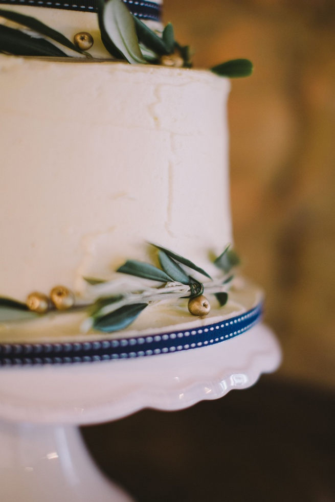 Wedding cake. Gorgeous Navy Gold Wedding at Babylonstoren / Charlene Schreuder Photography 