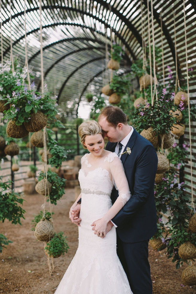 Click to see this gorgeous Navy Gold Wedding at Babylonstoren / Charlene Schreuder Photography 