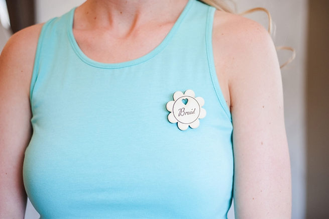 Super cute custom made bride pin // D’amor Photography