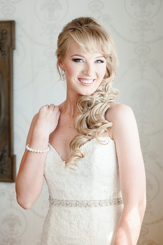 Long, loose wedding curls // D’amor Photography