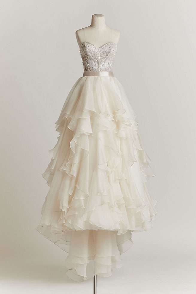 vintage looking romantic lace vintage wedding dresses