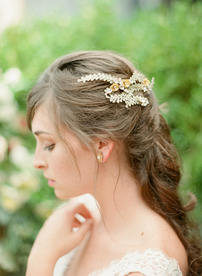 Delicate bridal headpieces, veils and handmade wedding accessories by Hushed Commotion Collection & exclusive designer interview on ConfettiDaydreams.com. Images by Brklyn View Photography.