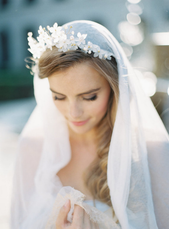 22 Romantic Vintage-Inspired Bridal Hair Styles and Head Pieces!