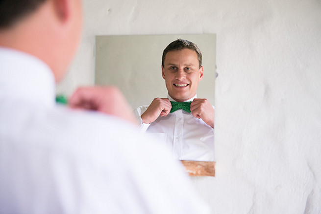 Woodlands Winter Wedding in deep blue, burgundy and emerald green // Knit Together Photography