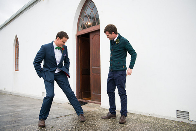 Woodlands Winter Wedding in deep blue, burgundy and emerald green // Knit Together Photography