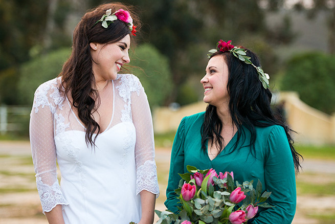 Woodlands Winter Wedding in deep blue, burgundy and emerald green // Knit Together Photography