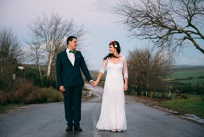  Rainy day couple photographs. Woodlands Winter Wedding in deep blue, burgundy and emerald green // Knit Together Photography